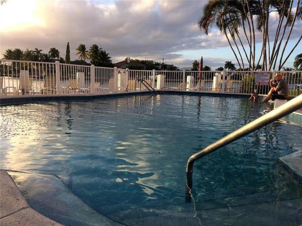 Appartamento Aloha Escape Pompano Beach Esterno foto